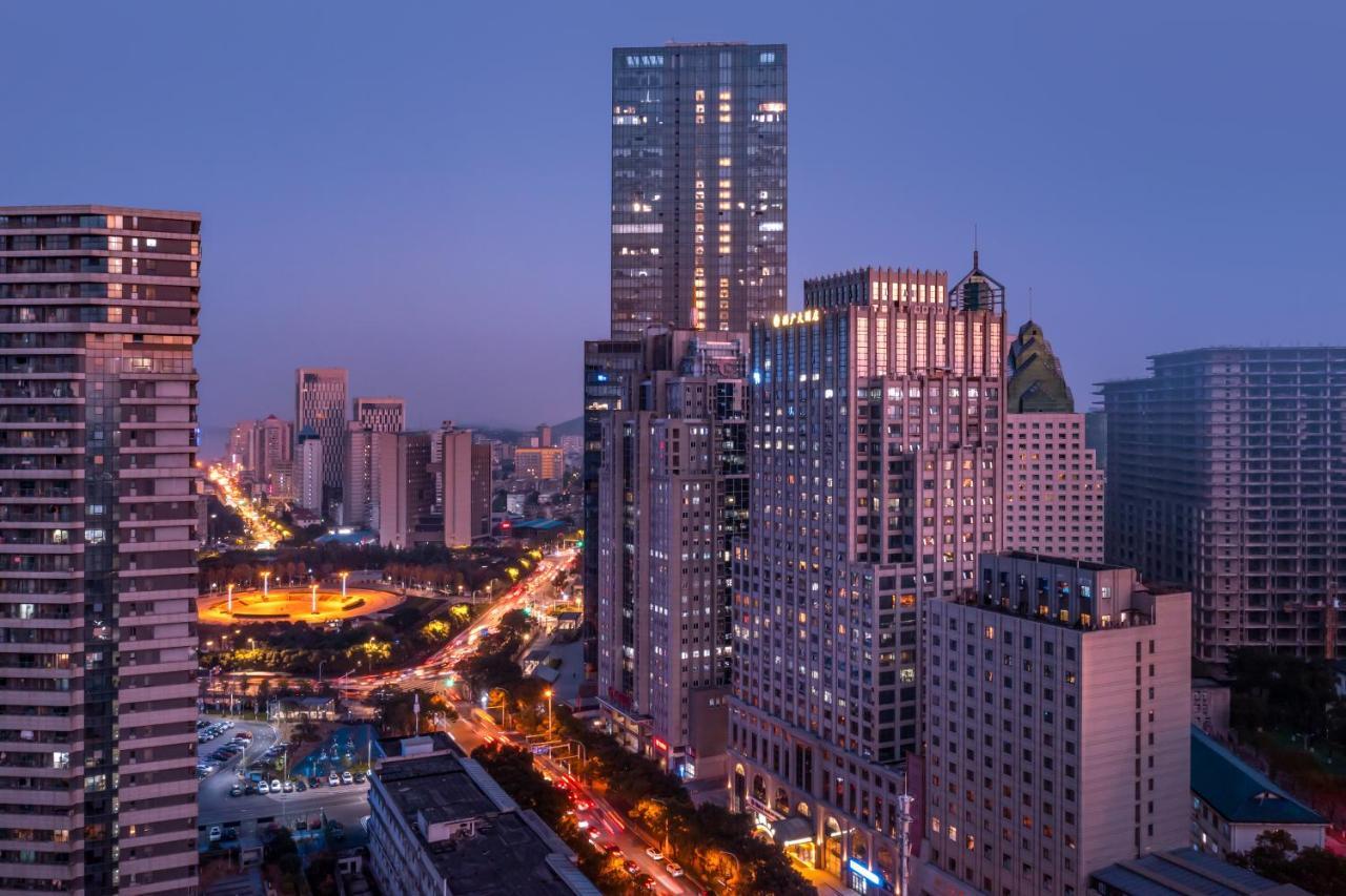 Wuhan Hongguang Hotel Bagian luar foto