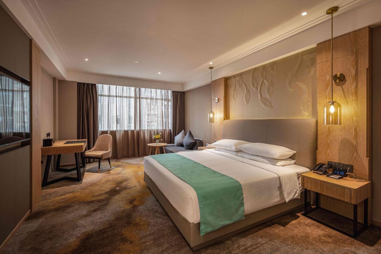 Wuhan Hongguang Hotel Bagian luar foto