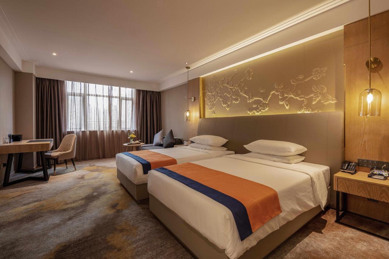 Wuhan Hongguang Hotel Bagian luar foto