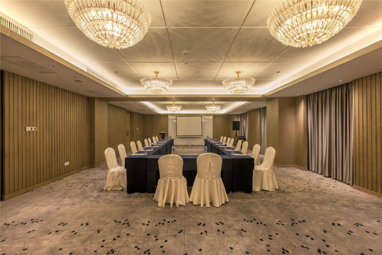 Wuhan Hongguang Hotel Bagian luar foto