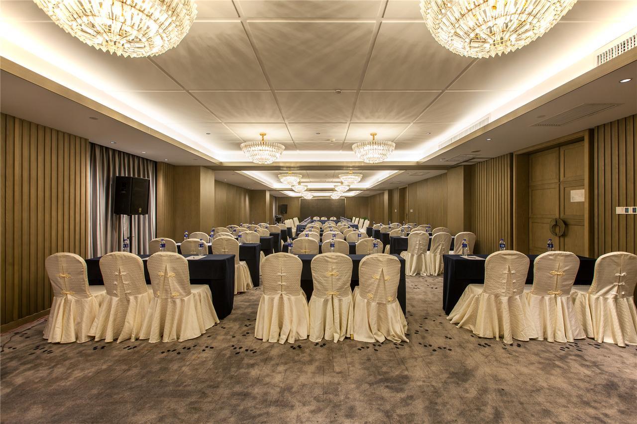 Wuhan Hongguang Hotel Bagian luar foto