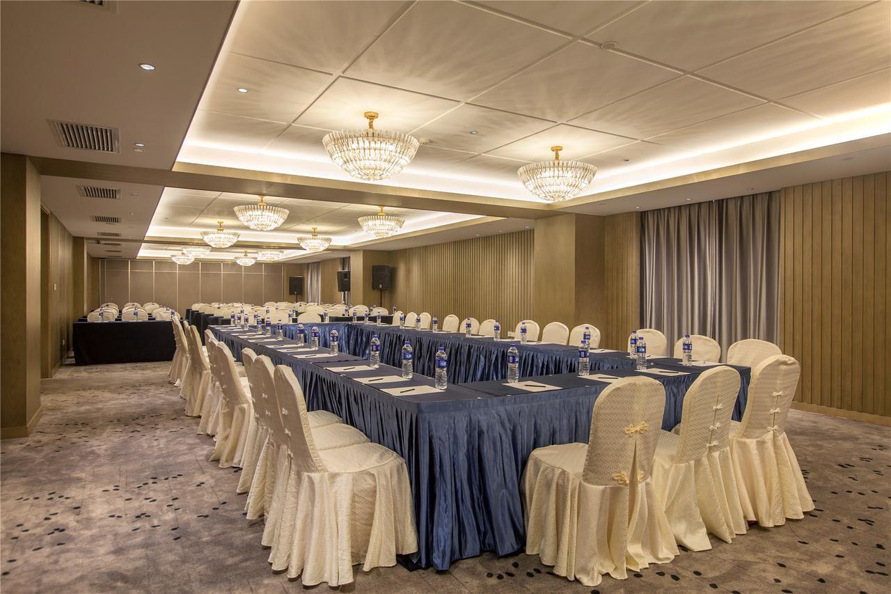 Wuhan Hongguang Hotel Bagian luar foto