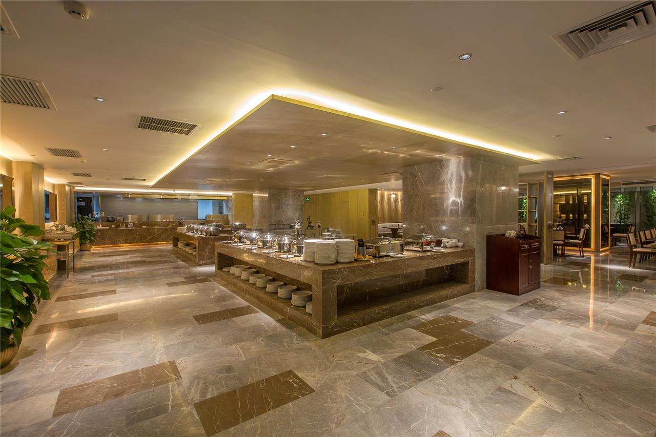 Wuhan Hongguang Hotel Bagian luar foto
