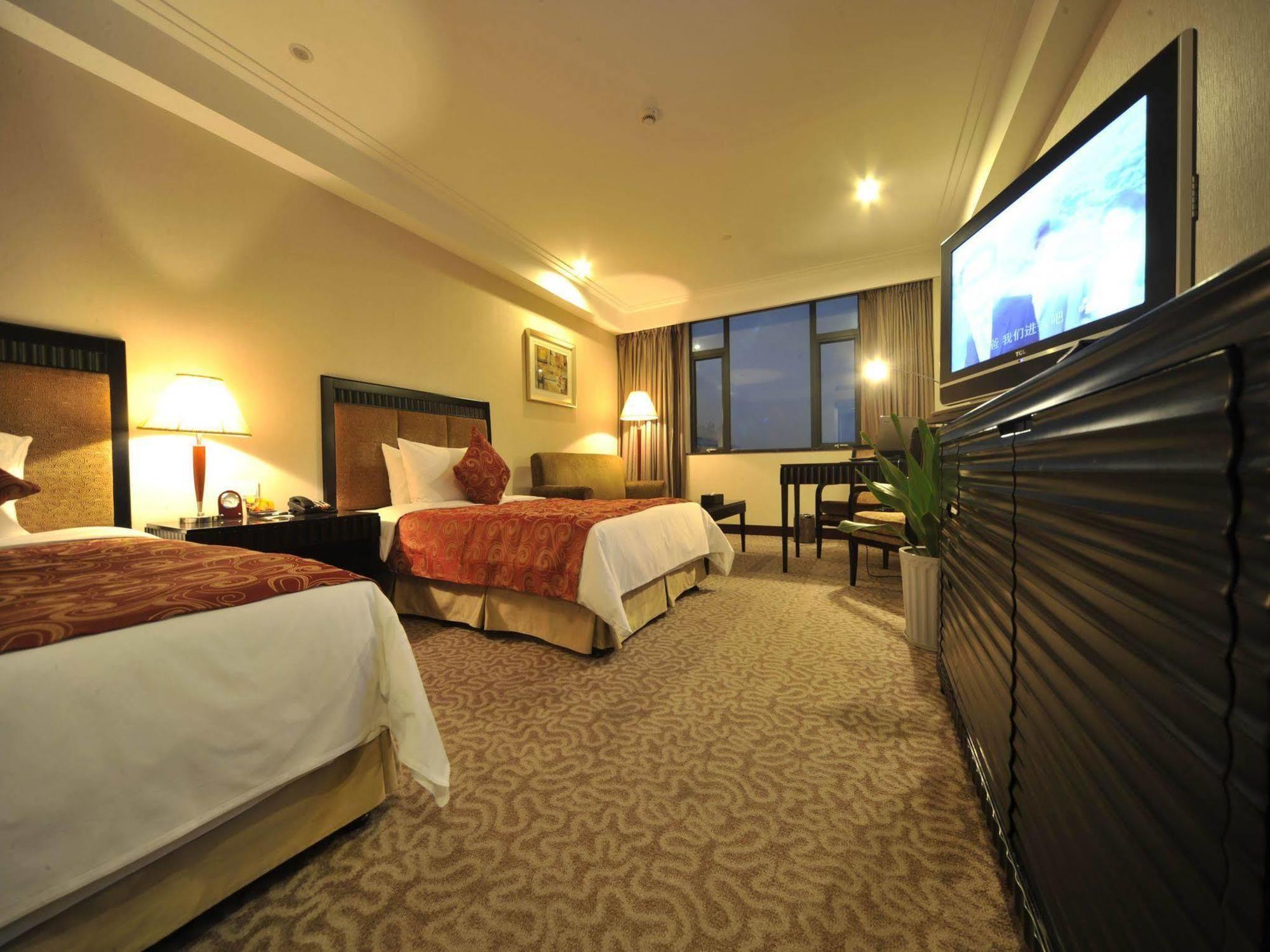 Wuhan Hongguang Hotel Bagian luar foto