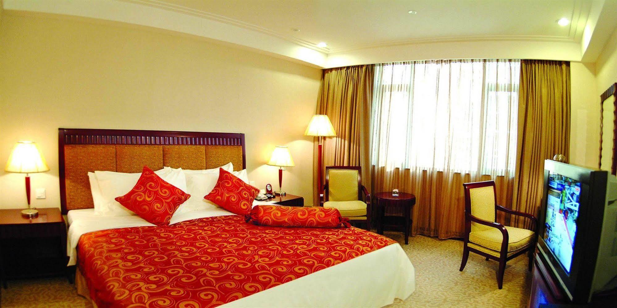 Wuhan Hongguang Hotel Bagian luar foto