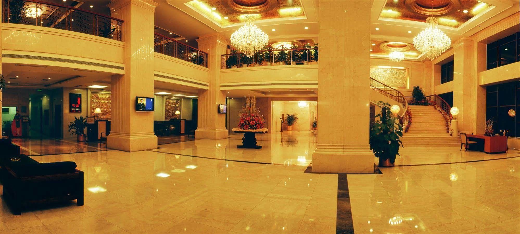 Wuhan Hongguang Hotel Bagian luar foto